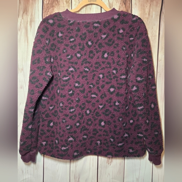 Koolaburra Purple Animal Print Plush Crew Neck Sweater Womens Size Small - Picture 8 of 8